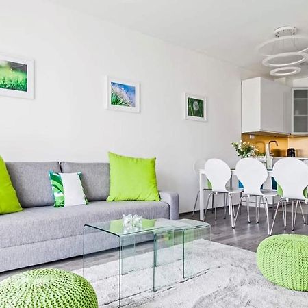 Green Apartman Balatonlelle Bagian luar foto